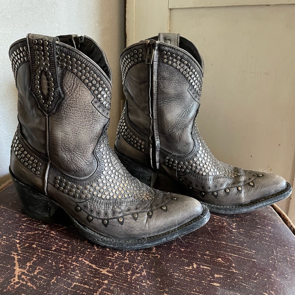 Old Gringo gray stud river ankle boots